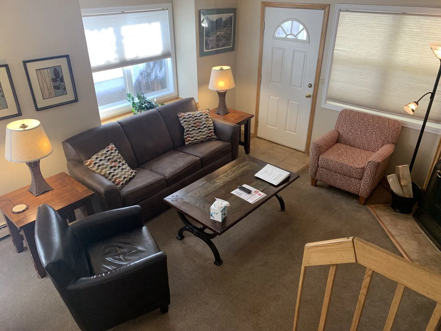 French Ridge Condominiums living room