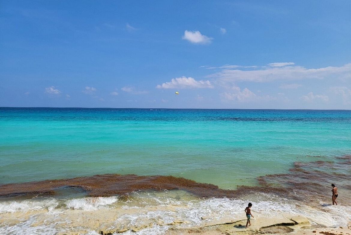 Gr Solaris Cancun beach