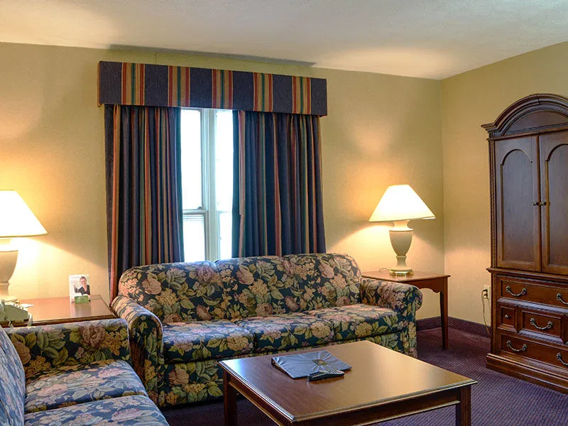 Galleria At Split Rock living room