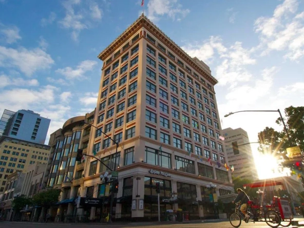 Gaslamp Plaza Suites