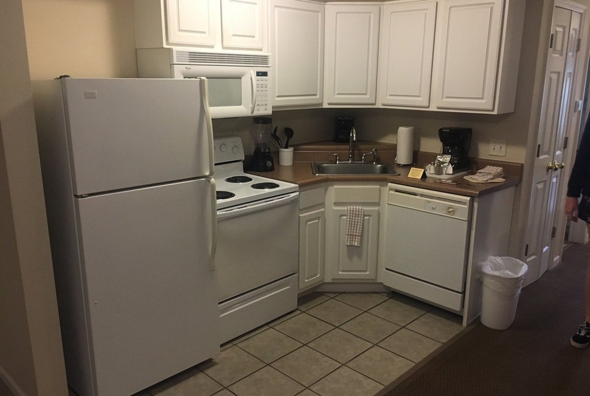 full kitchen