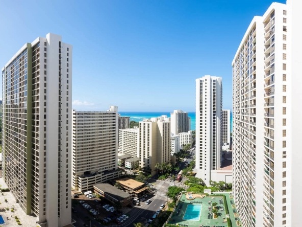Hawaiian Sun Holidays at The Waikiki Banyan
