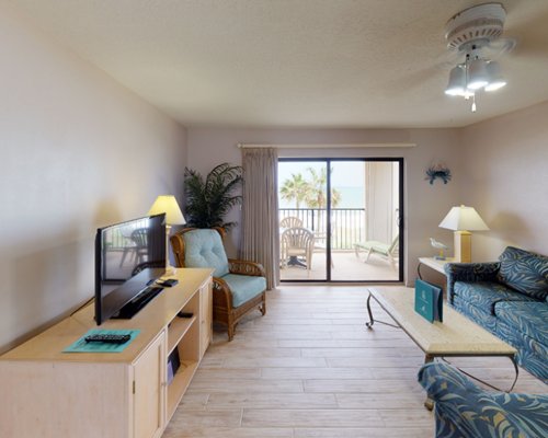 Las Olas Beach Club Of Cocoa Beach living room