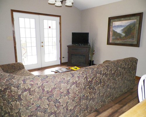 Laurel Springs Resort living room