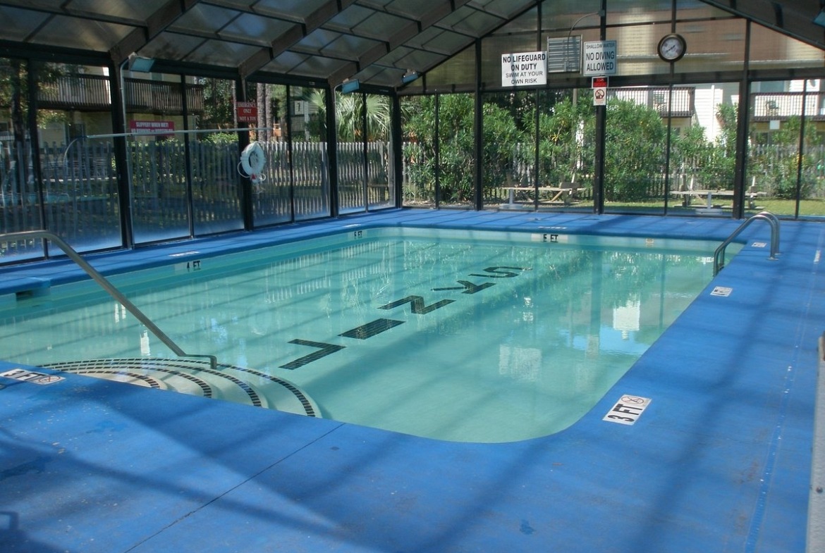 Links Golf And Racquet Club indoor pool