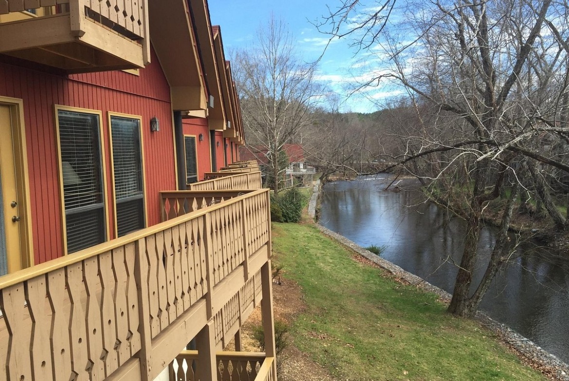 resort river view