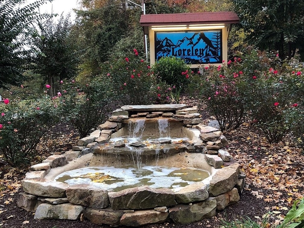 Loreley Resort sign