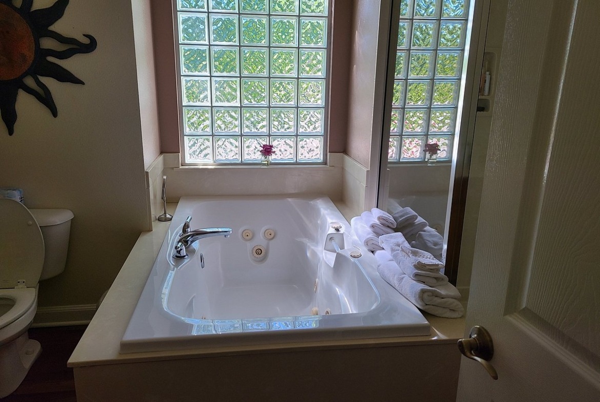 bathtub