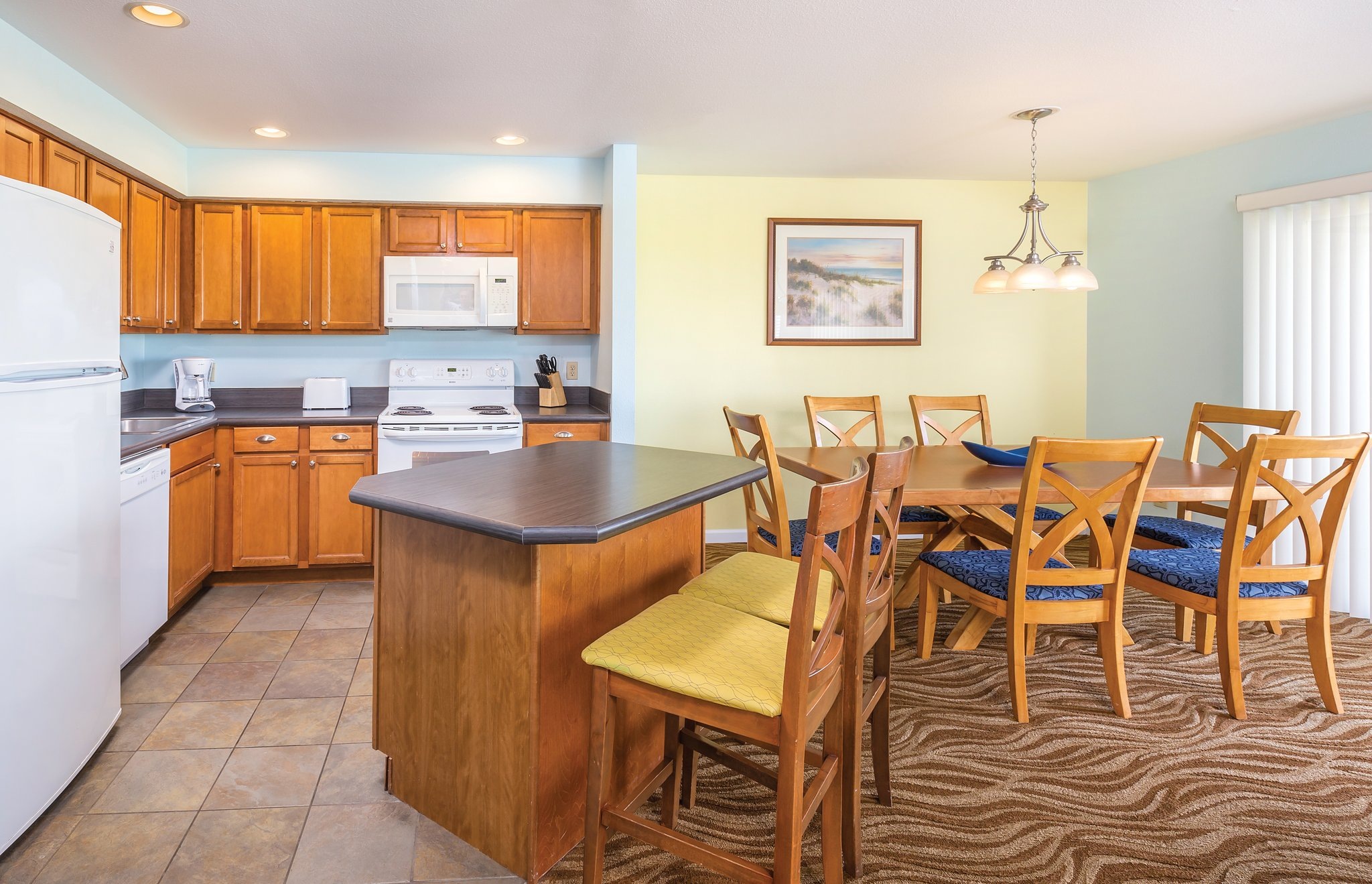 Worldmark Mariner Village Kitchen and Dining Area