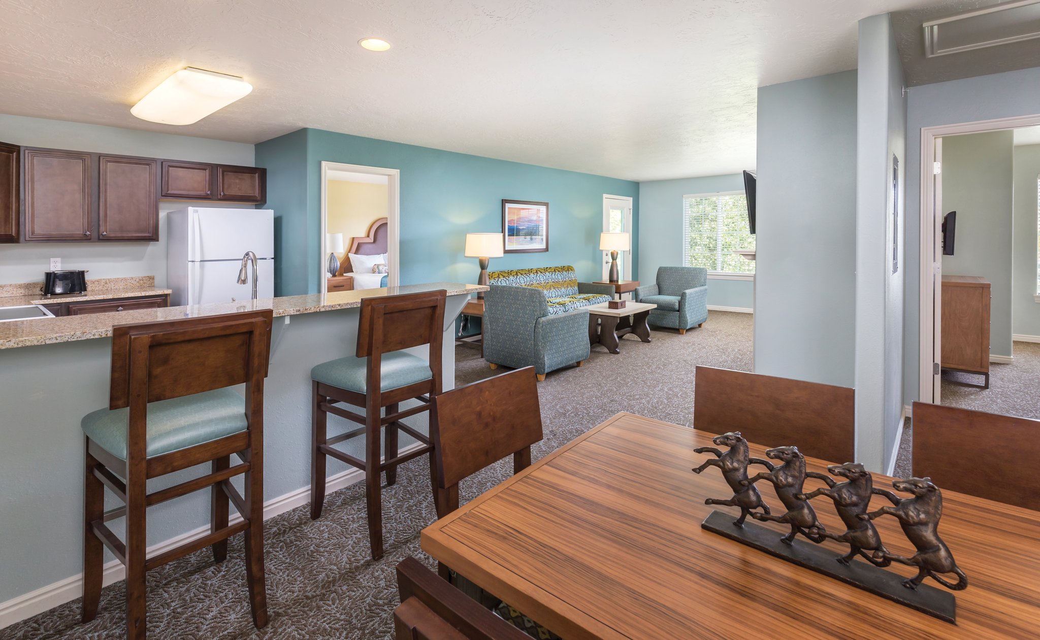 WorldMark Midway Dining Area and Kitchen