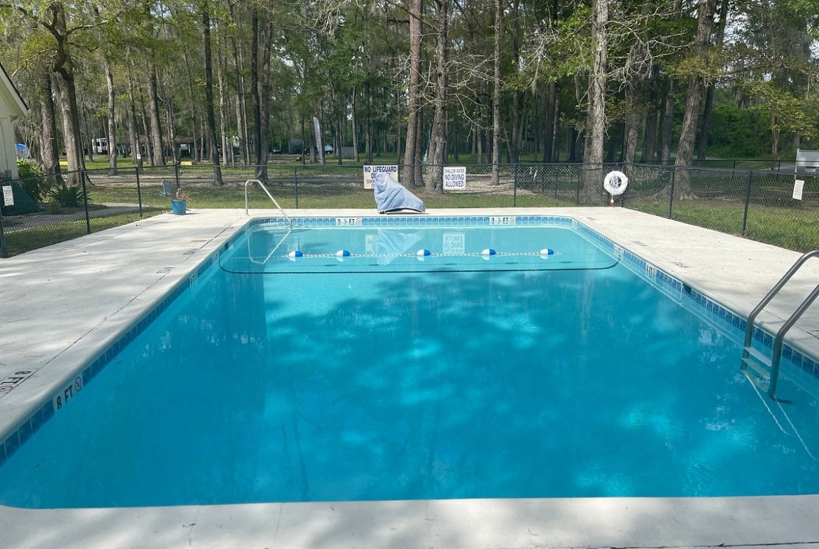 The Oaks at Point South Resort Pool
