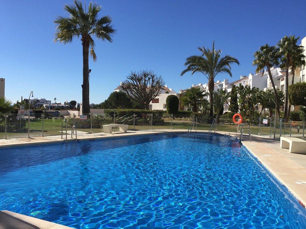 Oasis Club Pool