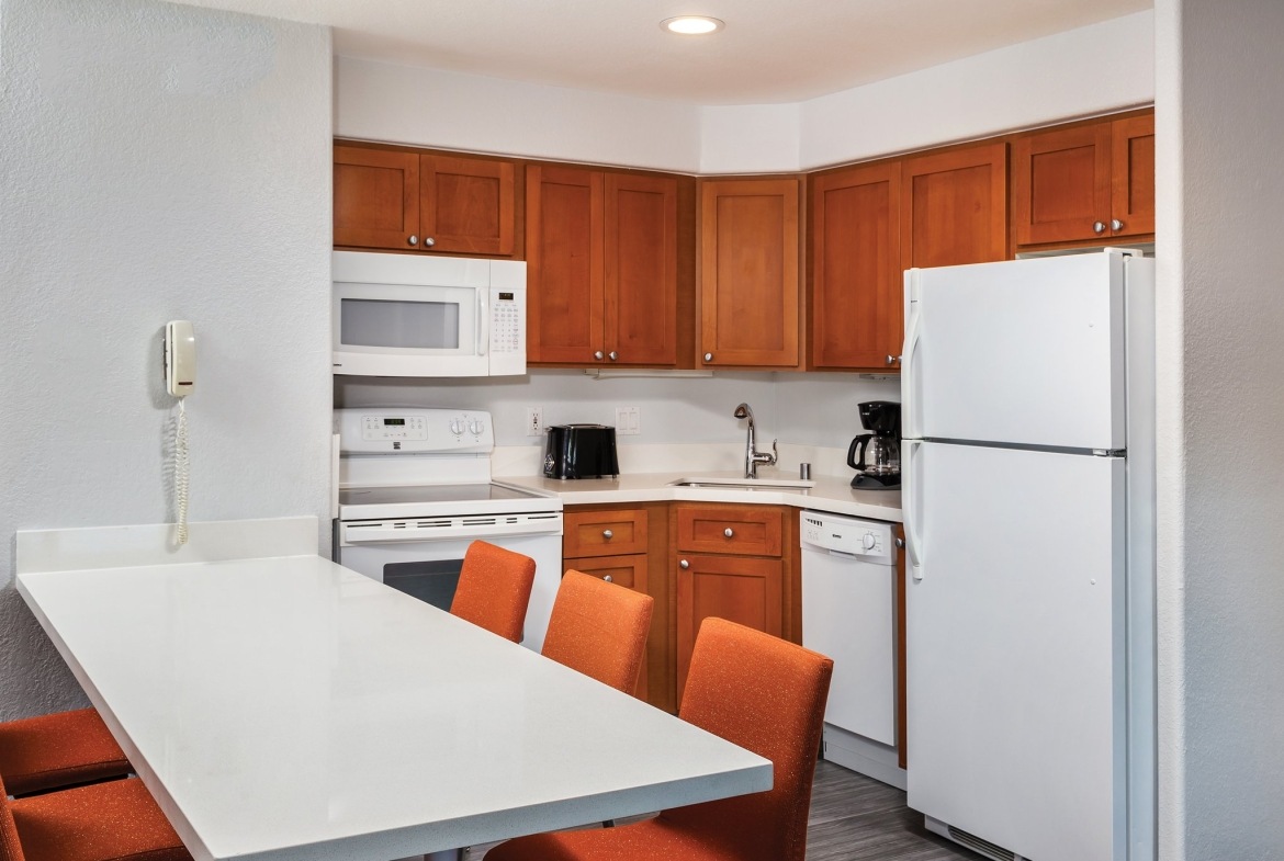 WorldMark Palm Springs Dining Area and Kitchen