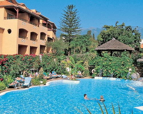 outdoor swimming pool