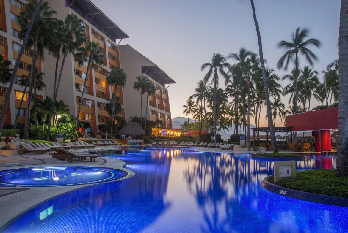 Raintree Vacation Club, Club Regina Puerto Vallarta