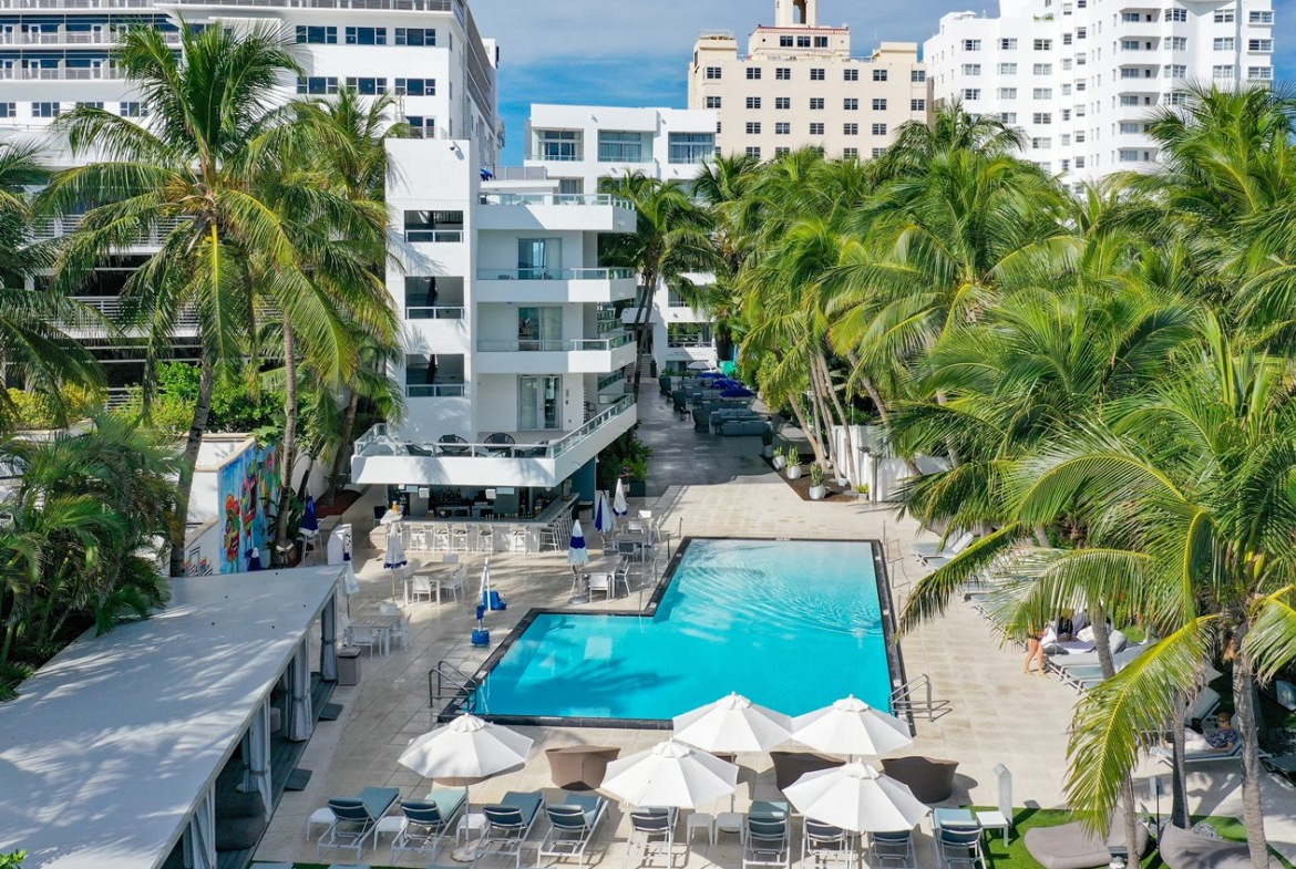 Sagamore Suites Hotel Pool