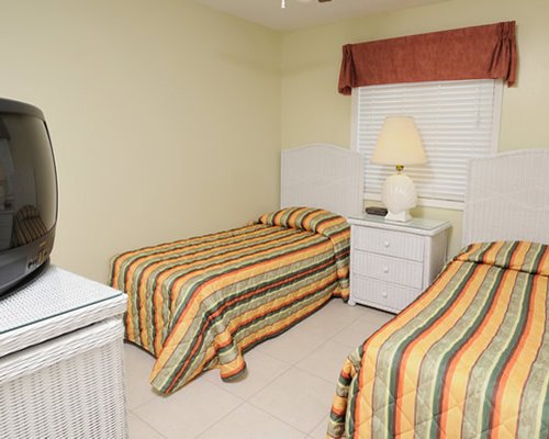 twin beds