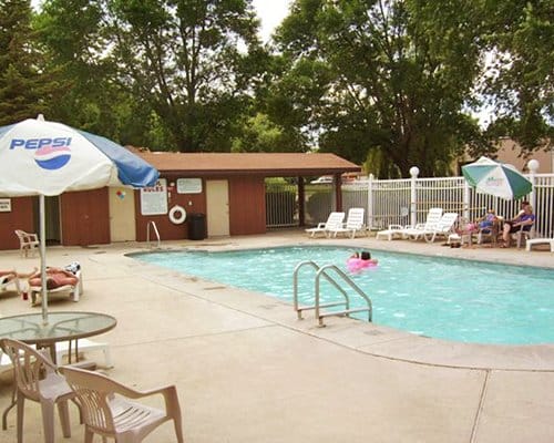 Sunrise Cove At Village West Pool