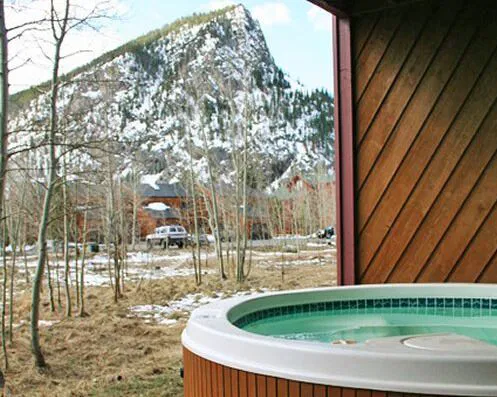 Val Chatelle III Hot Tub