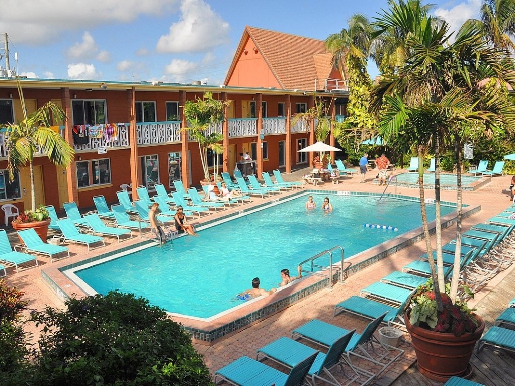 resort pool