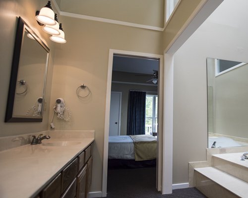 Wyndham Harbour bathroom