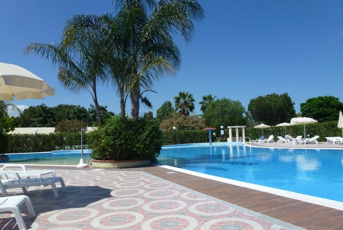 Alessidamo Club pool2