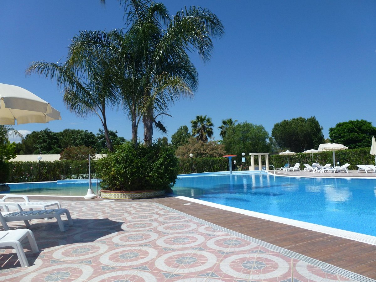 Alessidamo Club pool2