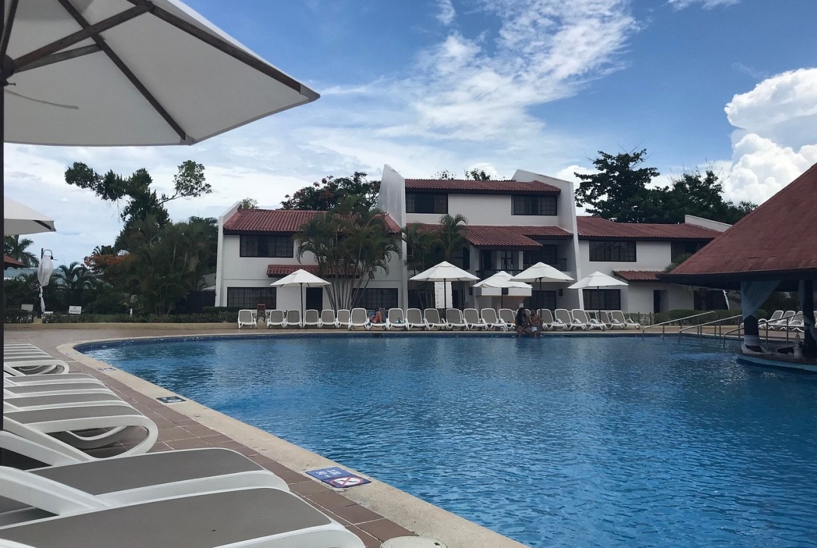 Hotel Villas Doradas Beach Resort pool