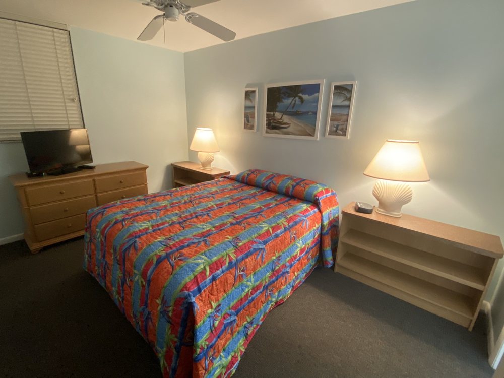 Bonita Resort And Club bed