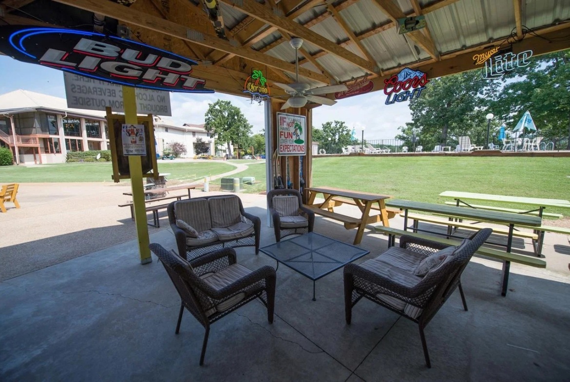 outdoor lounge