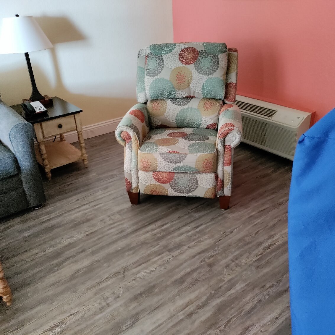 Turtle Inn Living Area 2