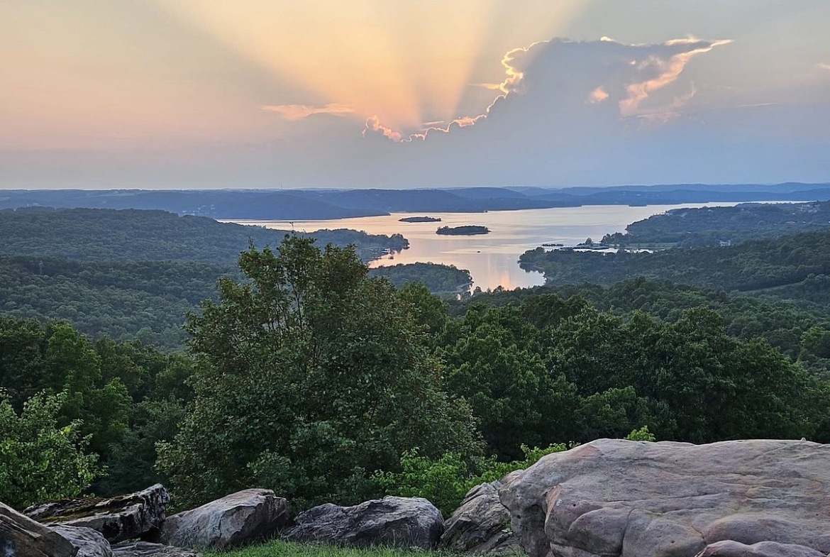 Table Rock Lake D'Monaco Views