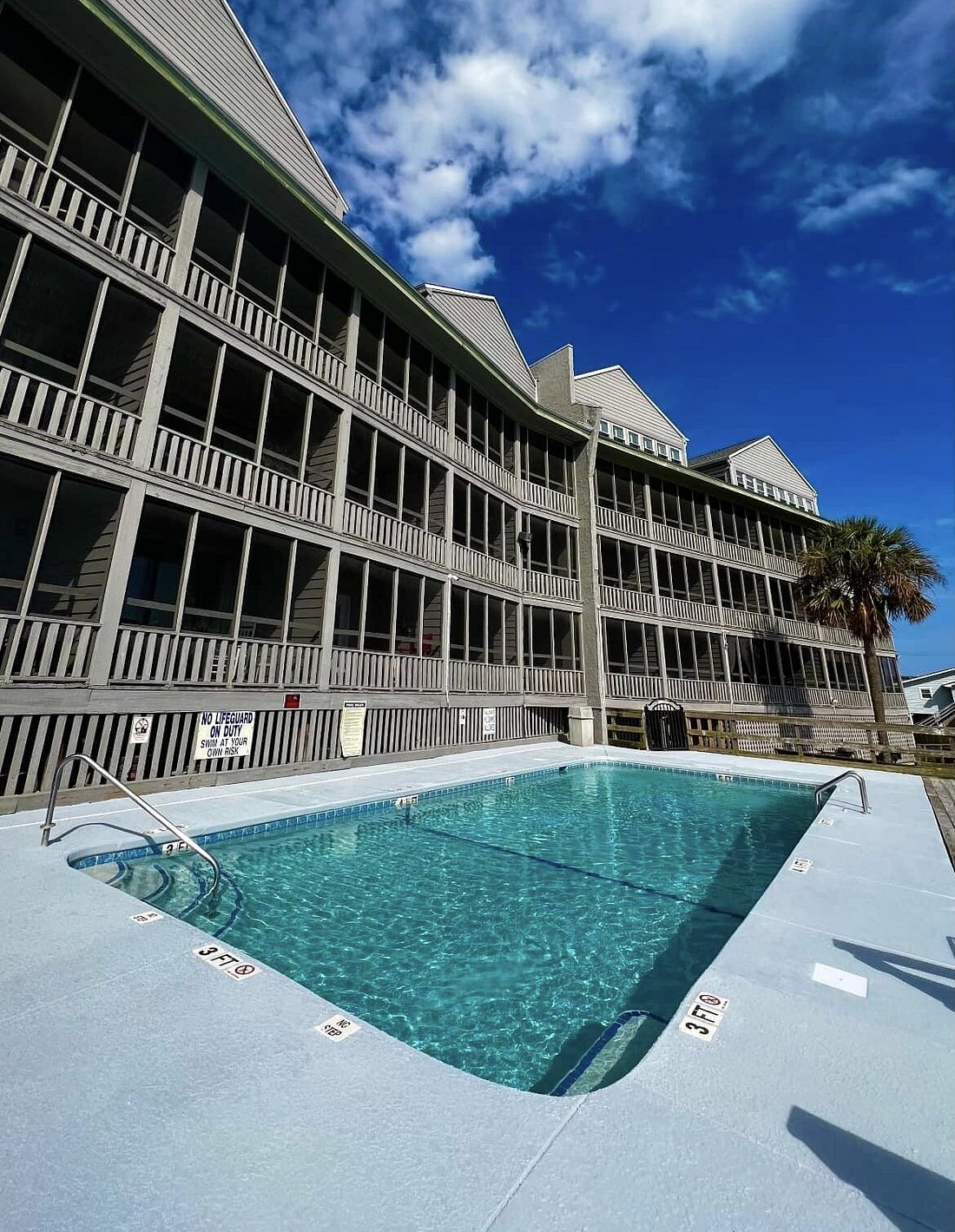 Seawatch Inn at the Landing Pool