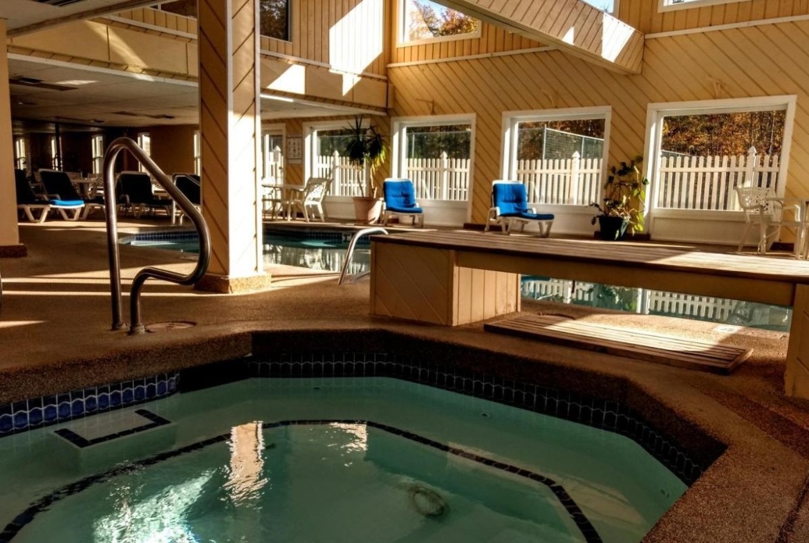 Cathedral Ledge hot tub