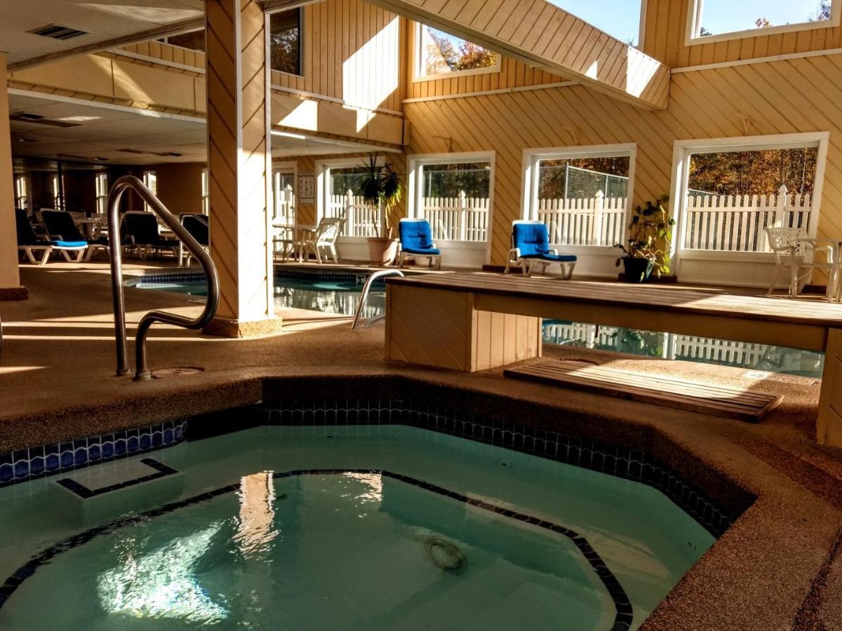 Cathedral Ledge hot tub