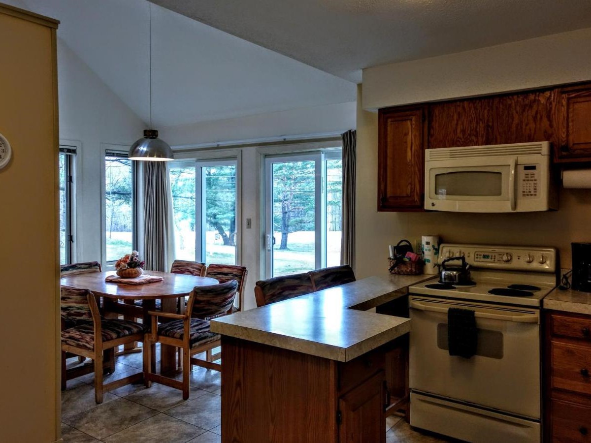 Cathedral Ledge kitchen