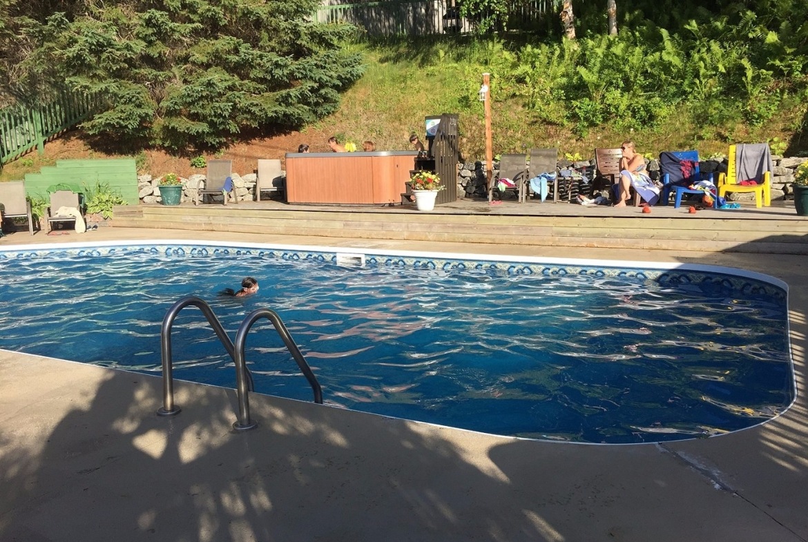 Les Gites Du Fjord pool