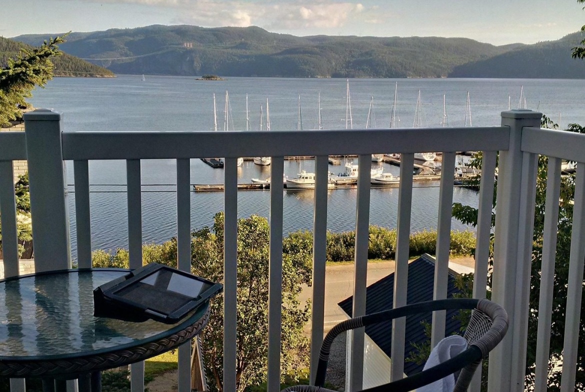 Les Gites Du Fjord balcony