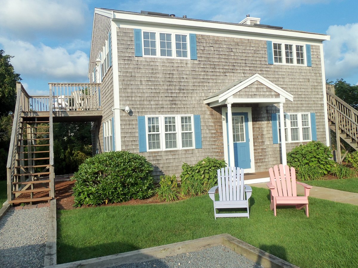 Colonial Acres Resort exterior