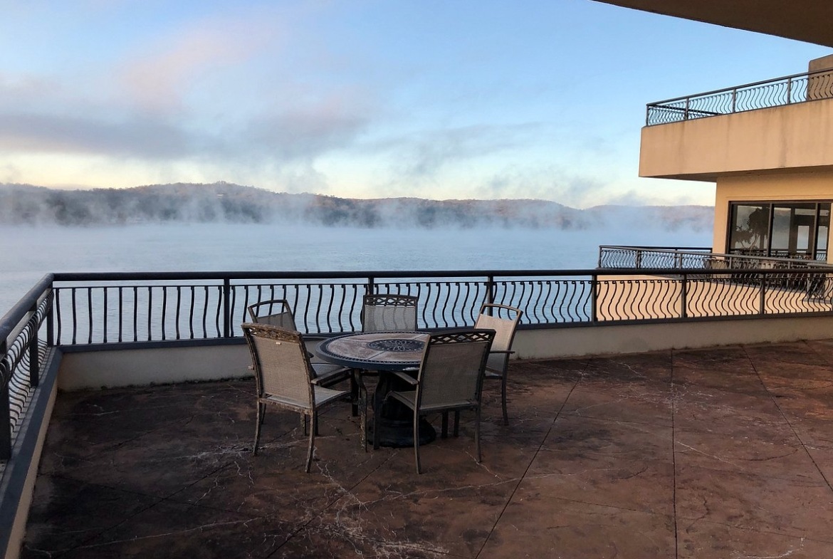 Table Rock Lake D'Monaco Balcony