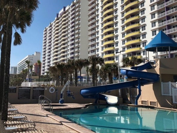 Diamond Daytona Beach Regency pool view