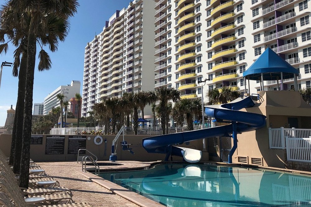 Diamond Daytona Beach Regency pool view