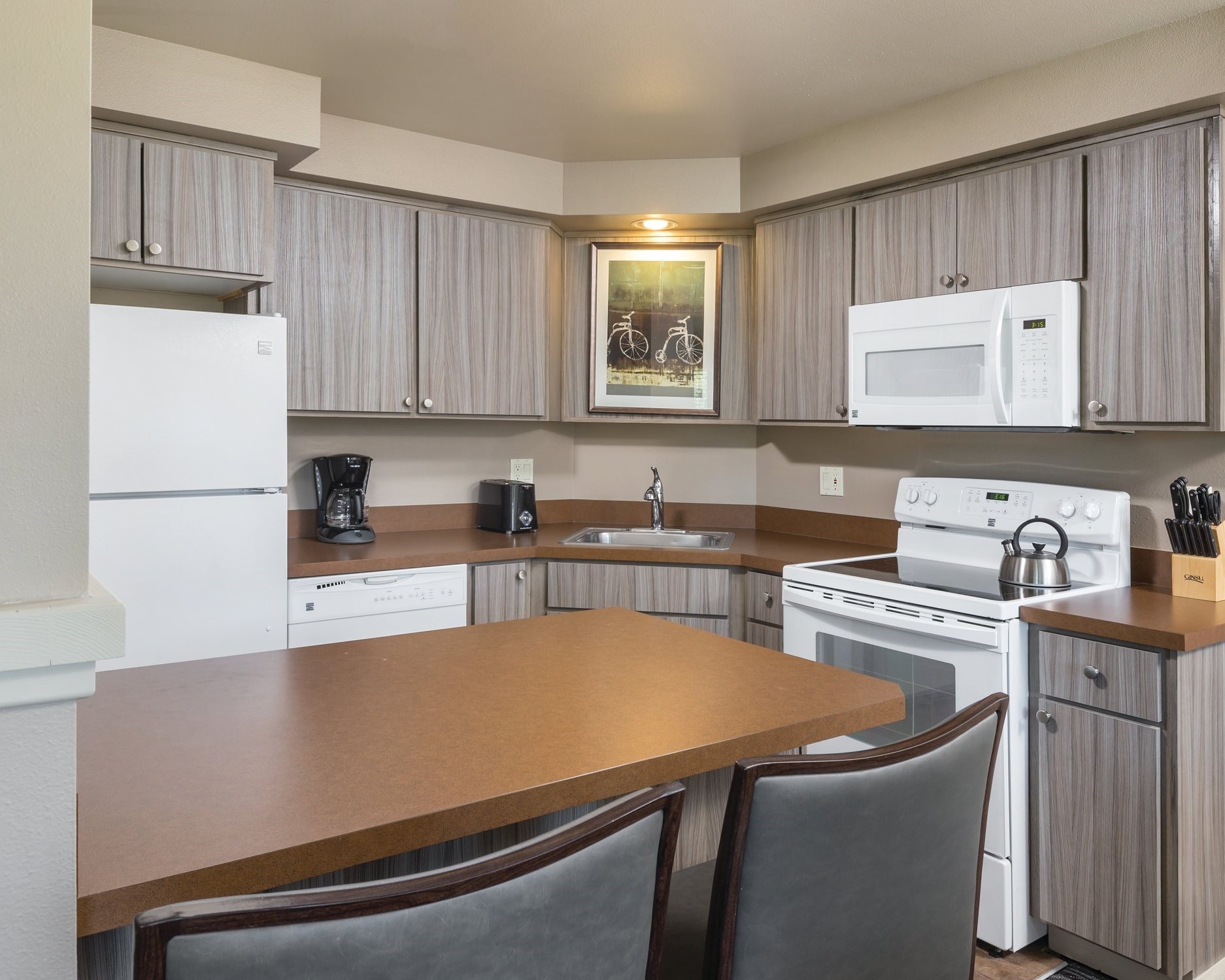 Eagle Crest kitchen