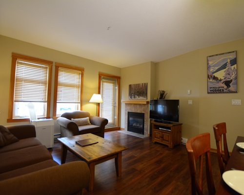 Elkhorn At The Lodges living room