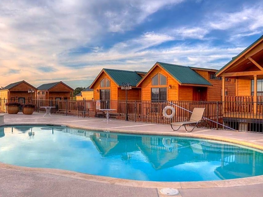 Fisherman’s Cove Lakeside Resort