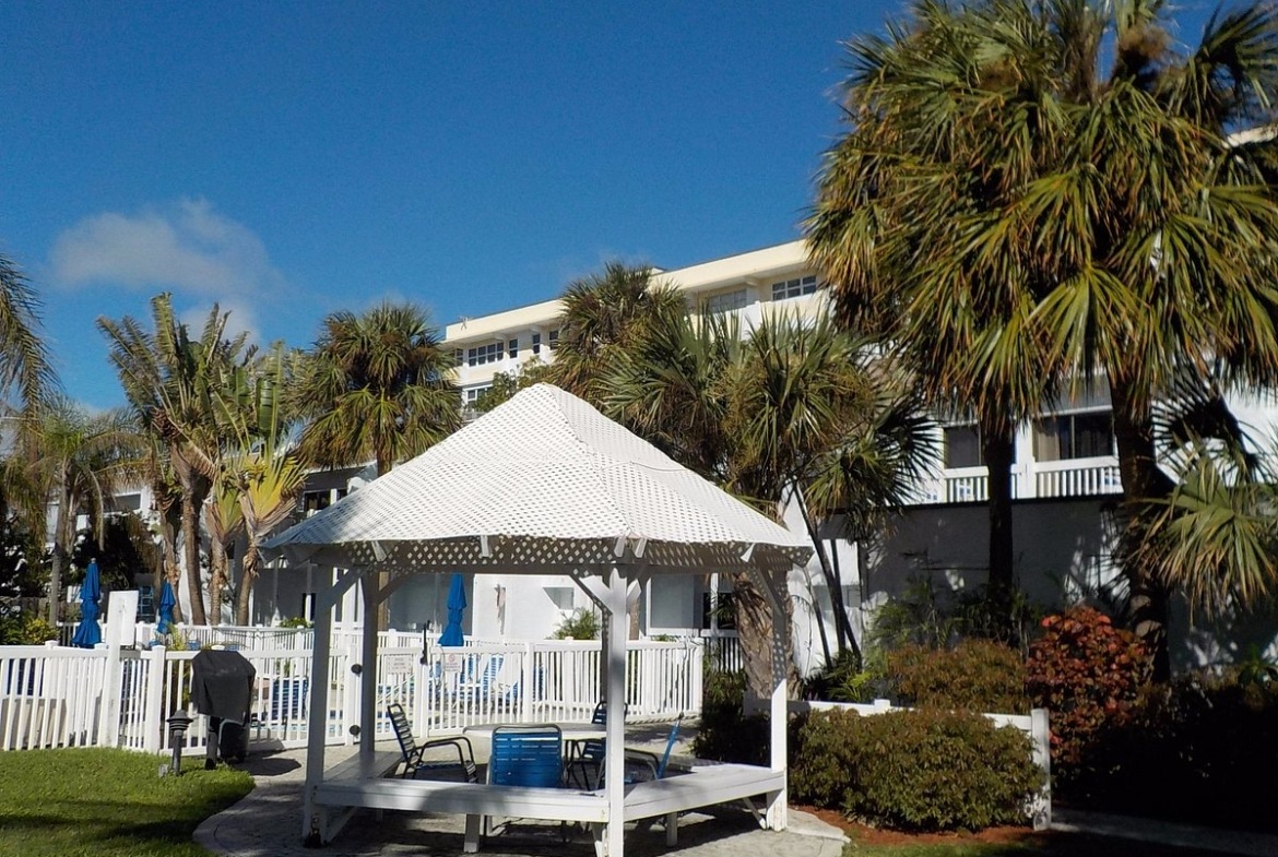 Seaside Beach Club Grounds