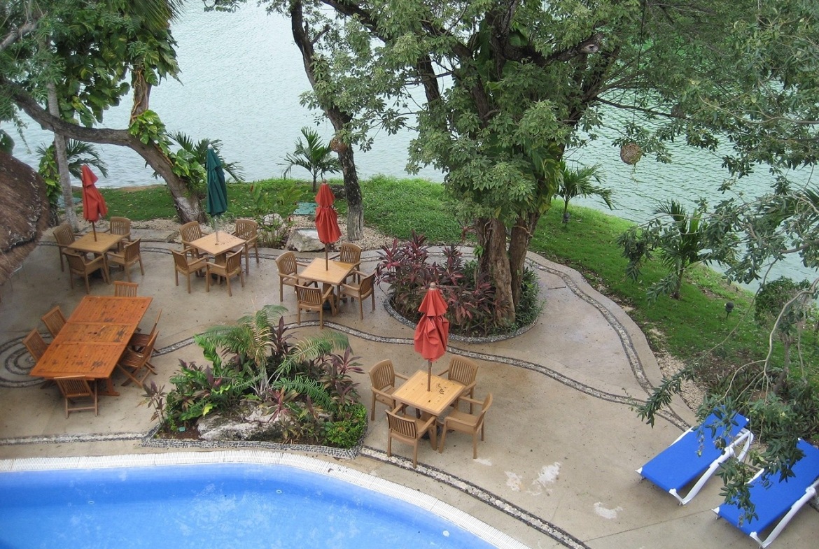 Hacienda Vista Real pool
