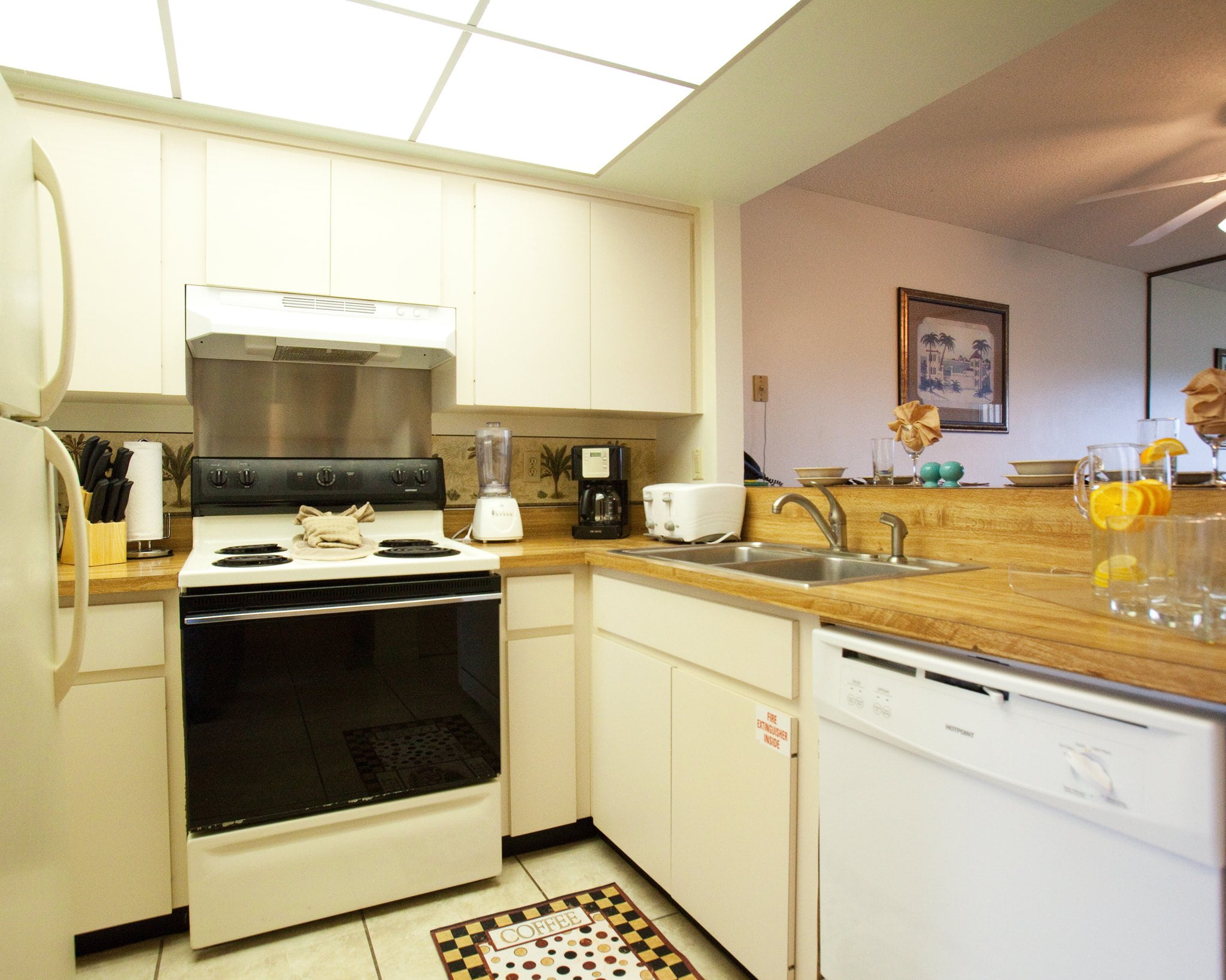 Harder Hall Lakeside Villas kitchen