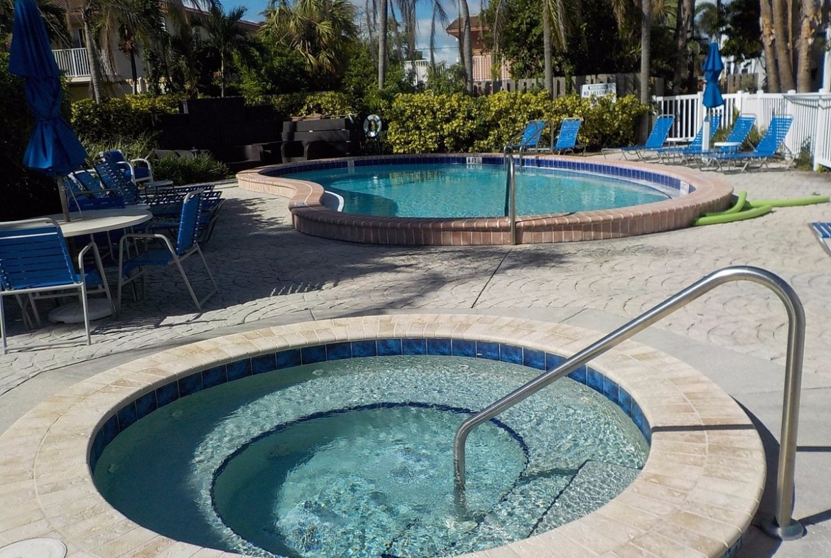 Seaside Beach Club Hot Tub