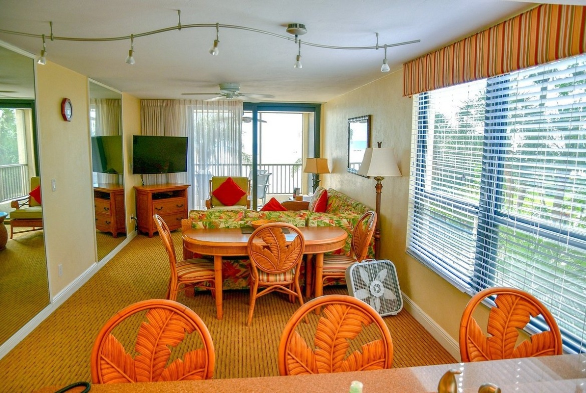 Seawatch On-The-Beach Dining ARea